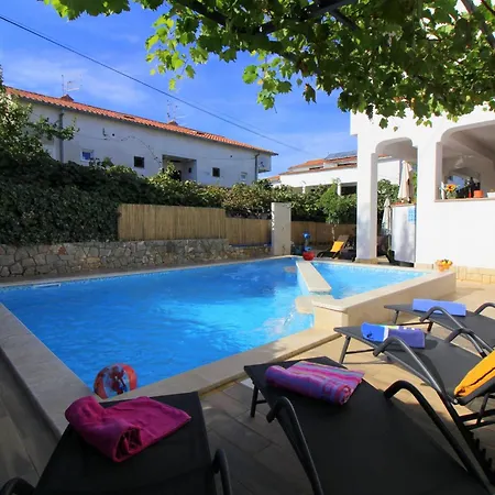 Lili Mit Pool, Grill Und Parkplatz Porec