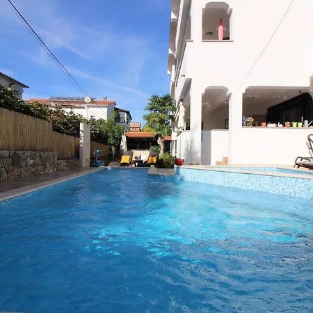 Lili Mit Pool, Grill Und Parkplatz Apartment *