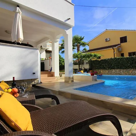 Apartment Lili Mit Pool, Grill Und Parkplatz Porec