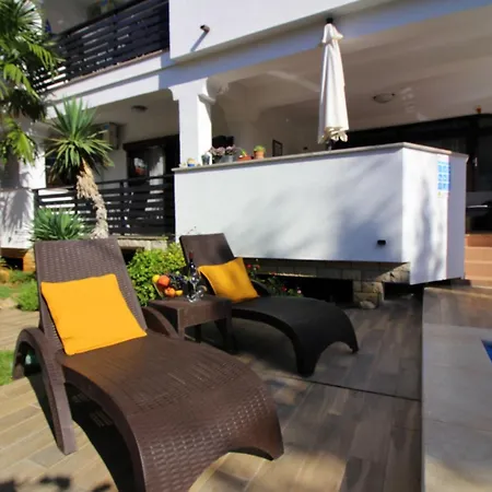 Lili Mit Pool, Grill Und Parkplatz * Porec