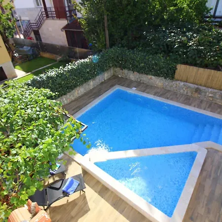 Apartment Lili Mit Pool, Grill Und Parkplatz